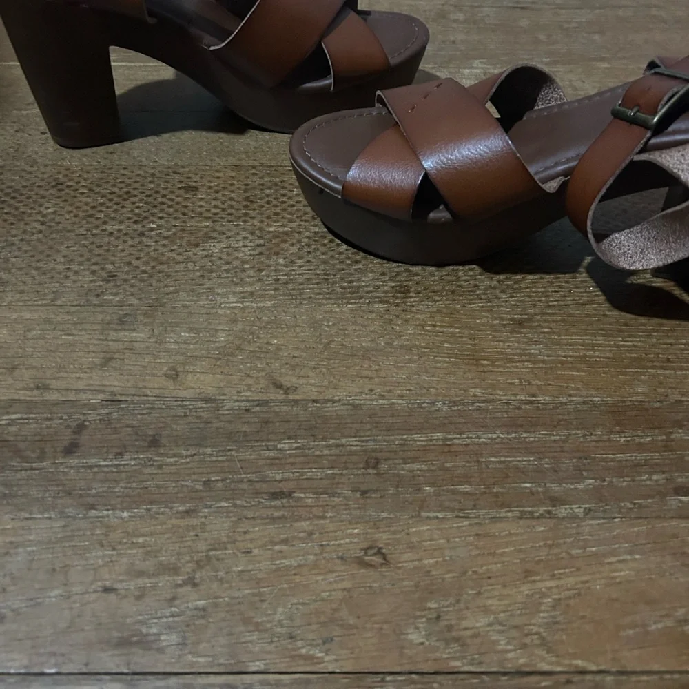 Universal Thread Block Heel Platform Sandals Brown Size 9 - Picture 2 of 4